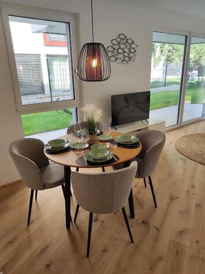 Roksox-Home Apartment Gegenueber Der Uno-City Und Kaiserwasser Vienna 0*,  Austria